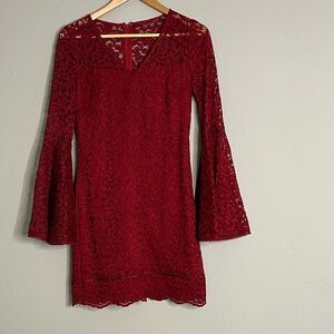 White House Black Market Drama Sleeve Lace Shift Dress in Dark Red ♥️ Size 4